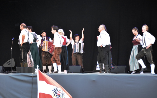 281_Geel17_MainStage-Performance.JPG